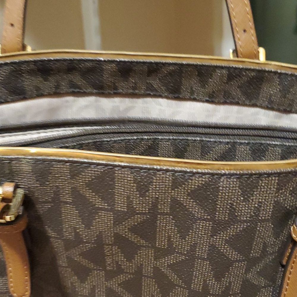Michael Kors purse - Picture 3 of 8